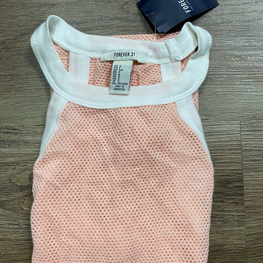 FOREVER 21 CORAL KNIT HALTER TOP 💗